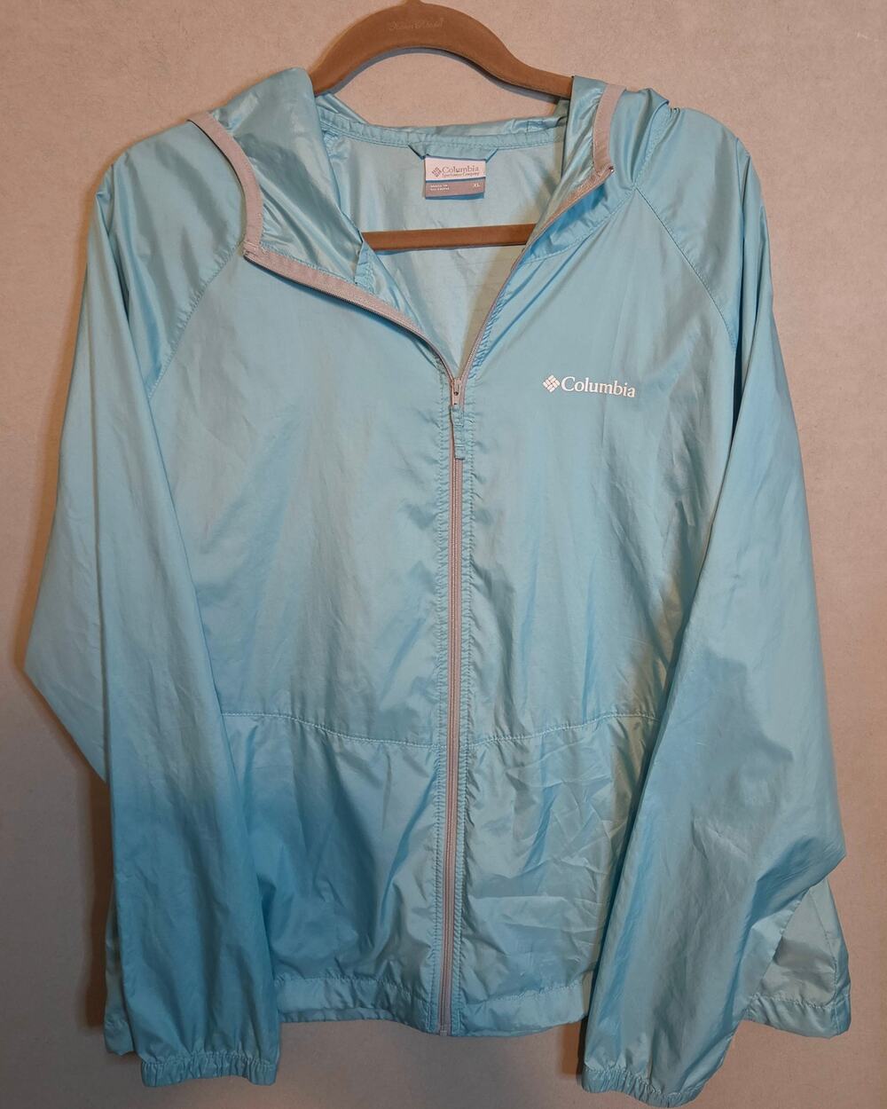 Women's Columbia L-blue hooded wind-breaker front pockets size XL